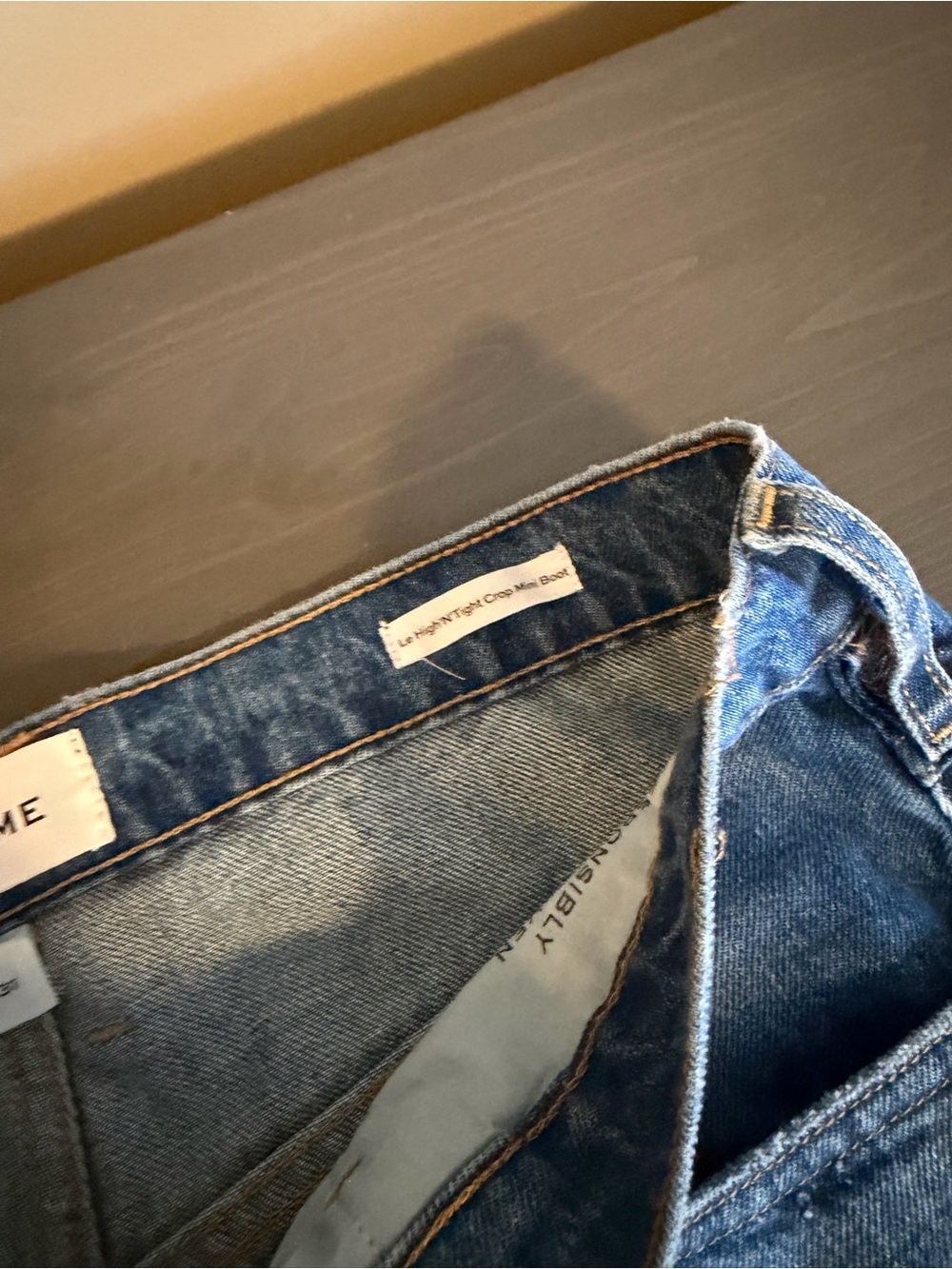 Frame Denim High-Rise Wide-Leg Jeans in Medium Blue - Picture 5 of 9